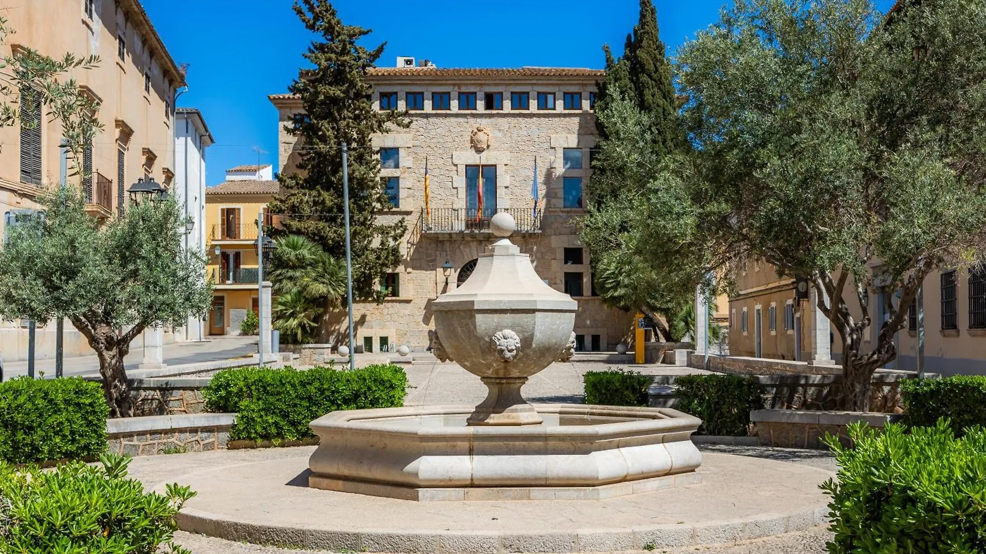 Apartamentos Jaume, Muy Centrico En Arta Spain